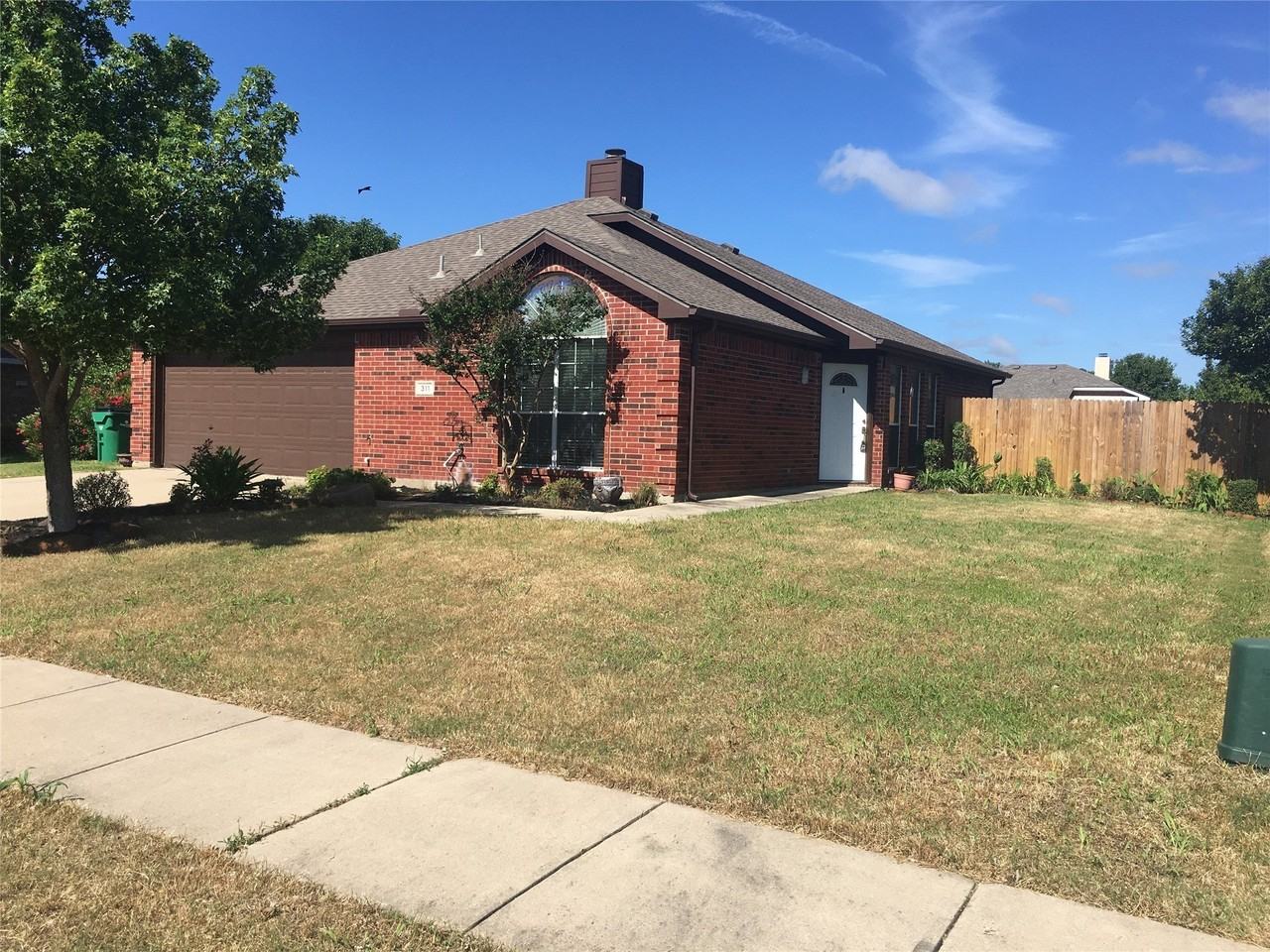 311 Tolleson Dr - Photo 2 of 15