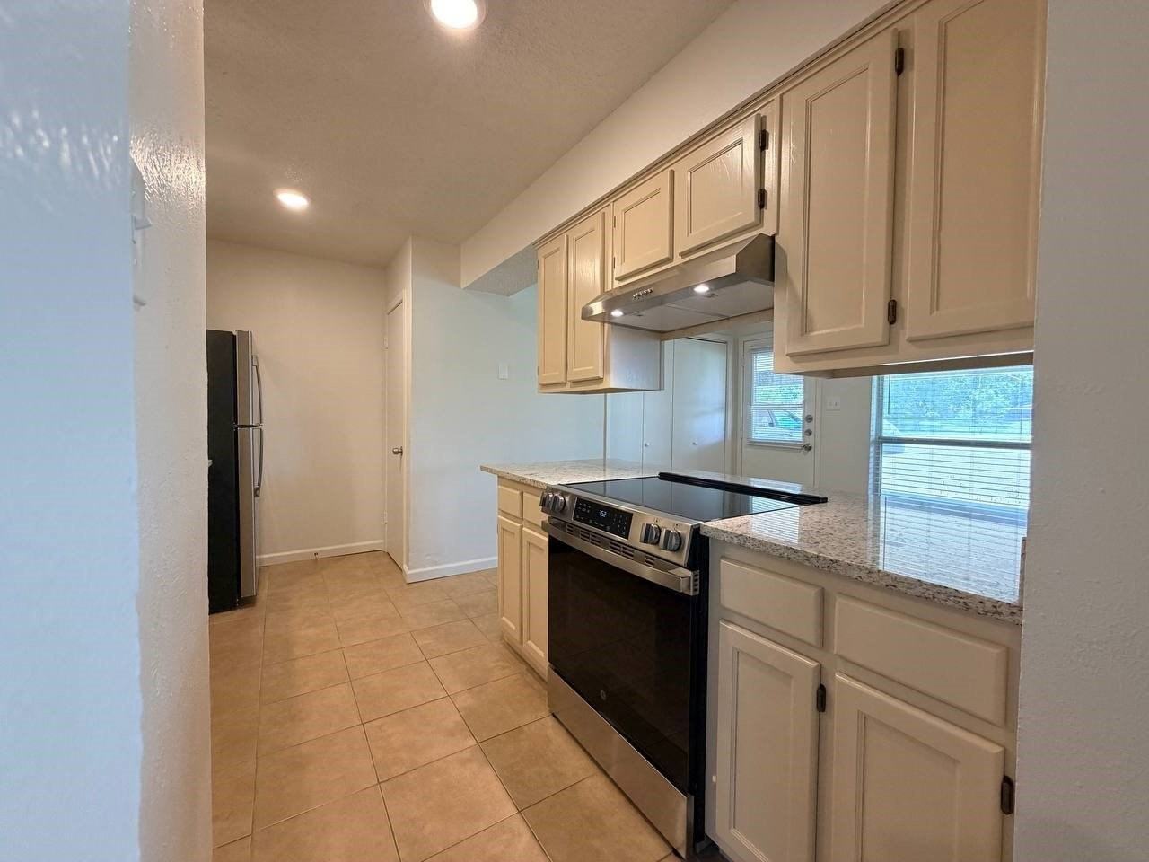 3807 William St - Photo 3 of 20