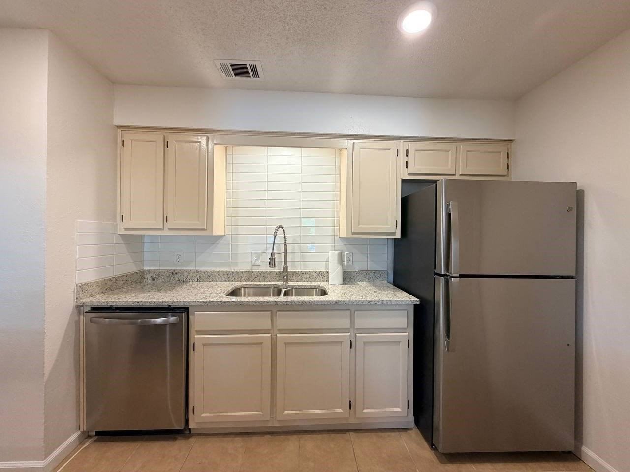 3807 William St - Photo 4 of 20