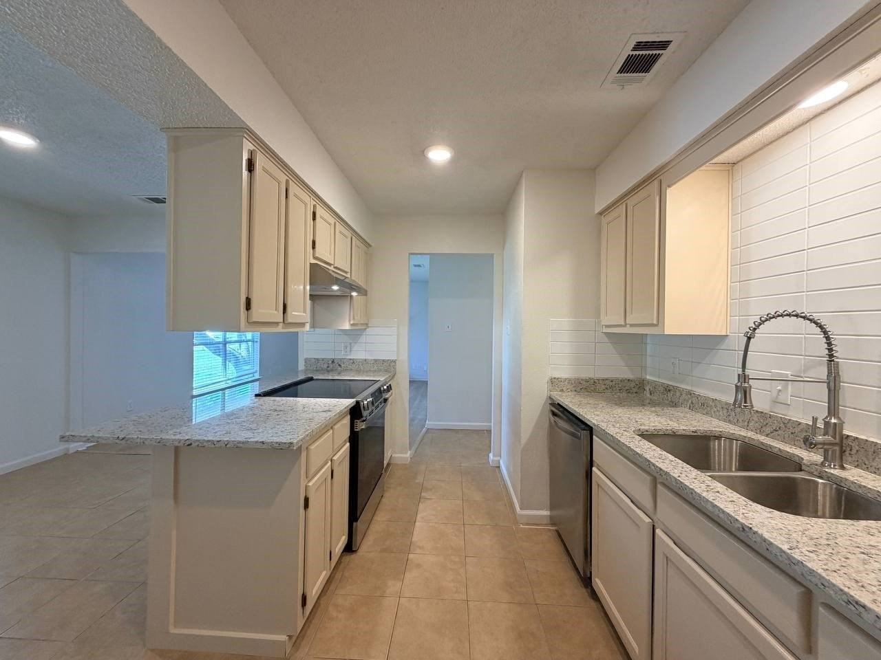 3807 William St - Photo 5 of 20
