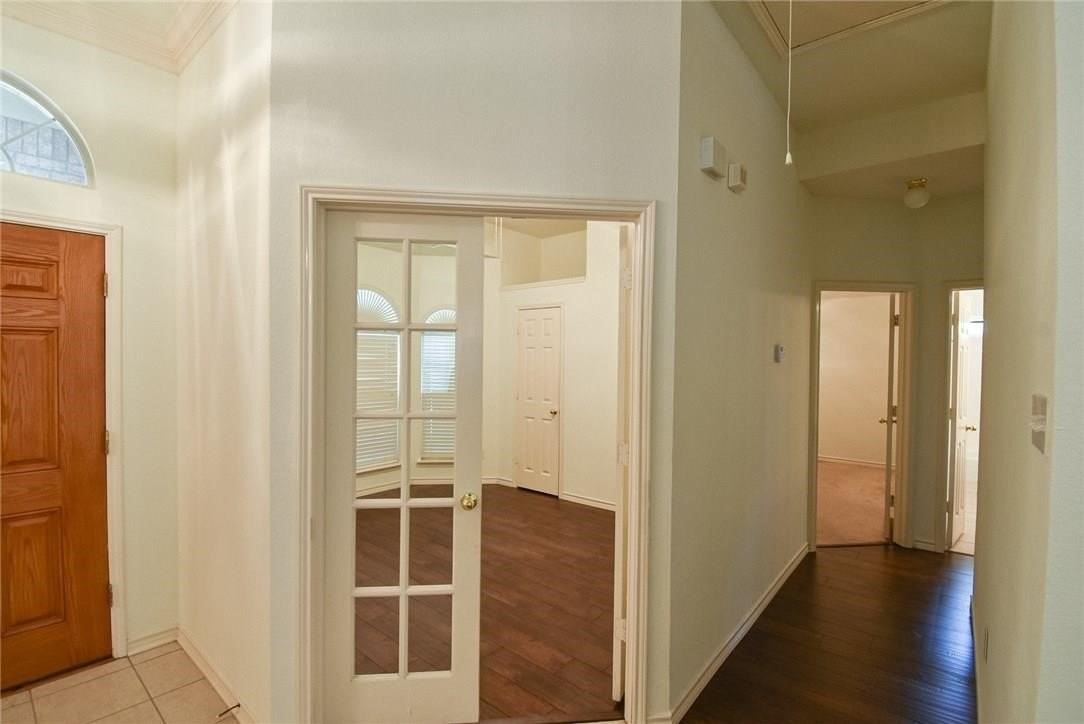 1316 Marwood Ct - Photo 4 of 34