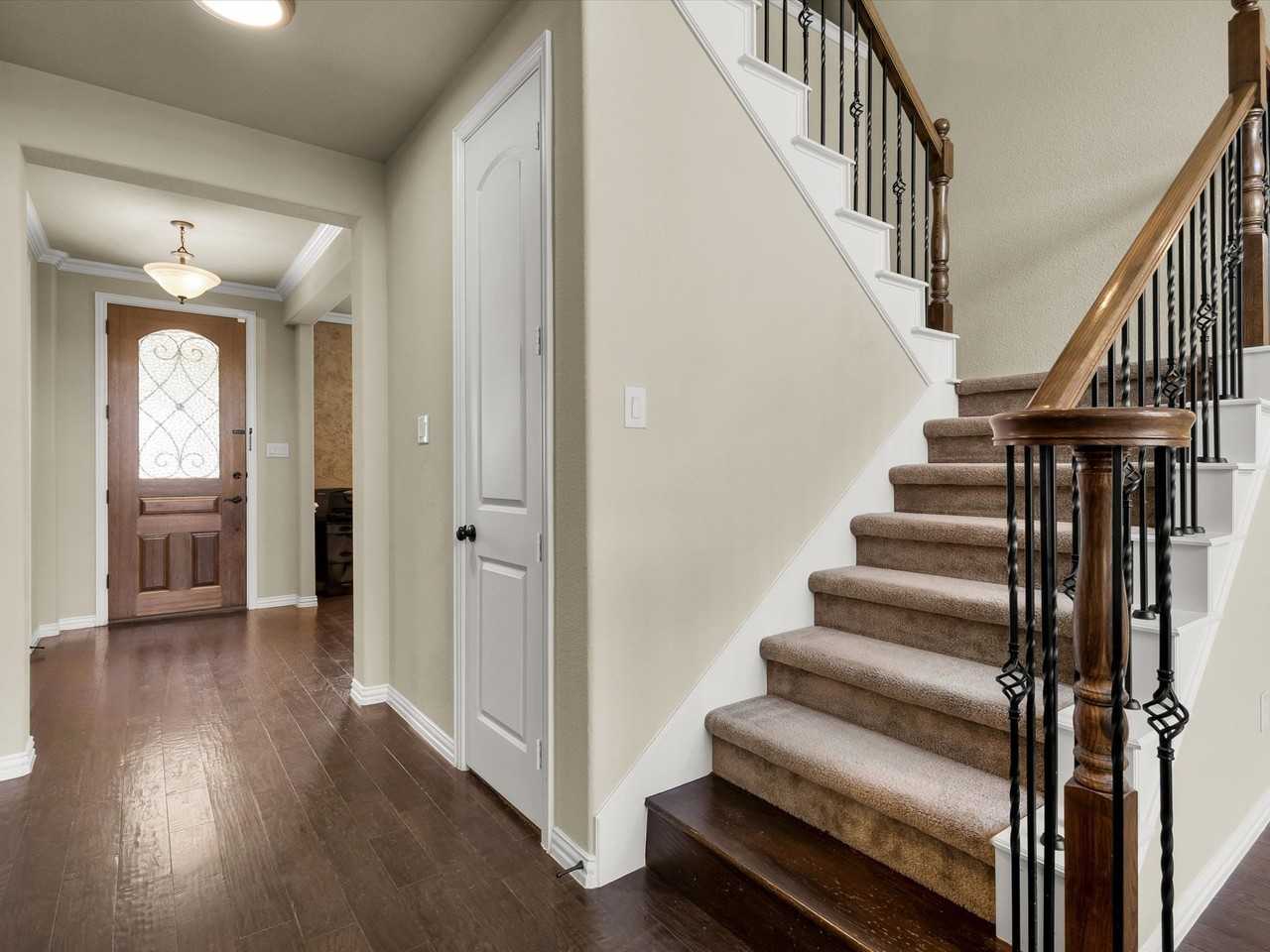 214 Crestbrook Dr - Photo 6 of 22