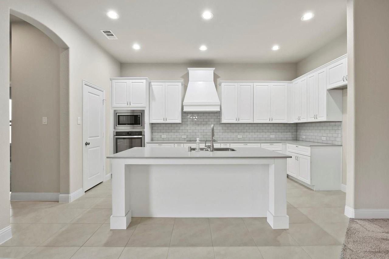 1316 Hudson Ln - Photo 4 of 20