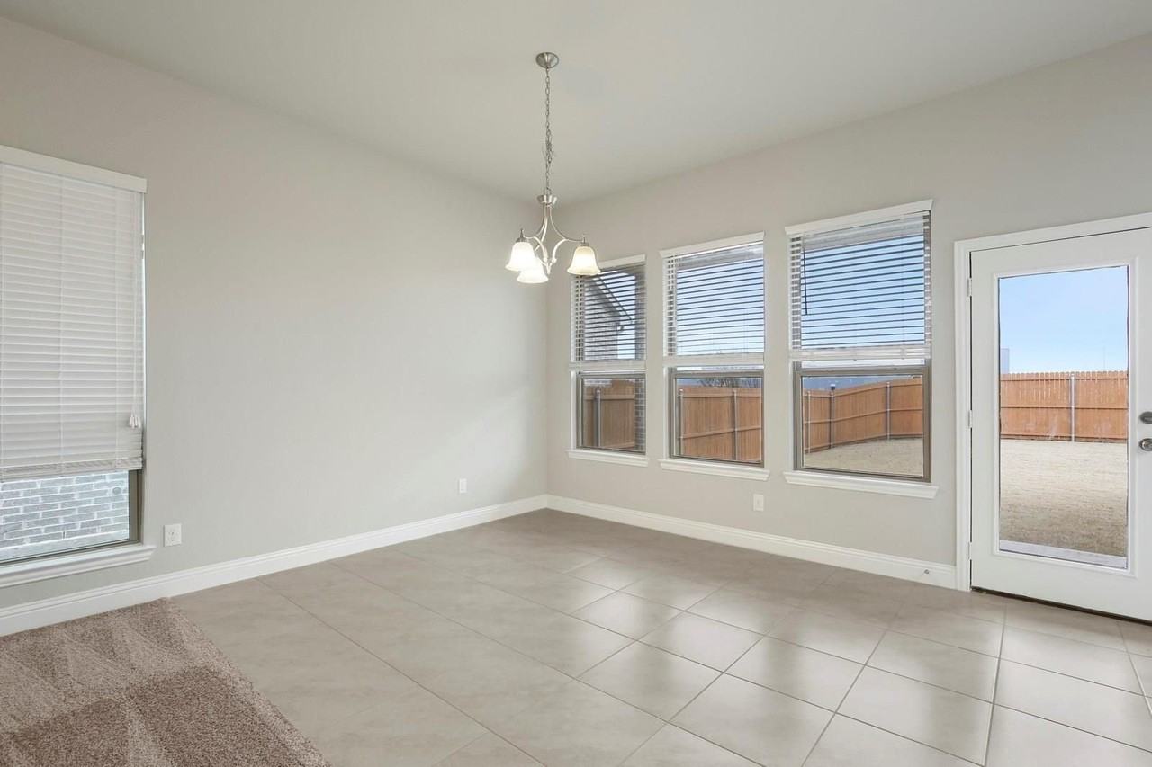 1316 Hudson Ln - Photo 5 of 20