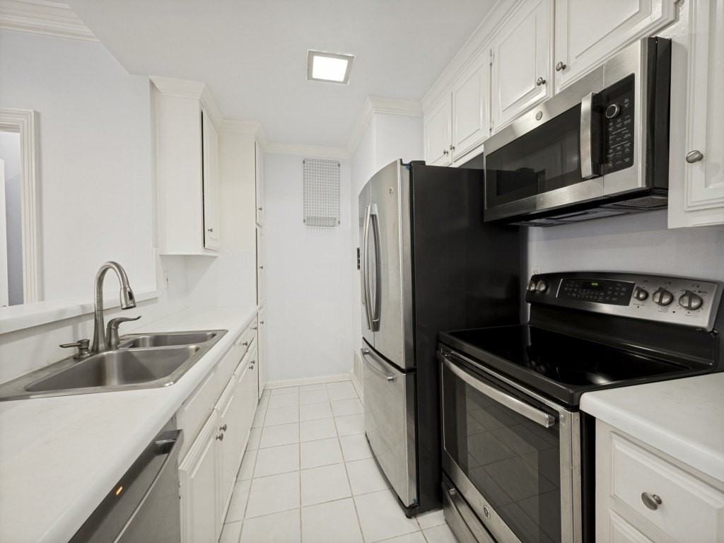 5907 Hillcrest Ave #C2 - Photo 6 of 8