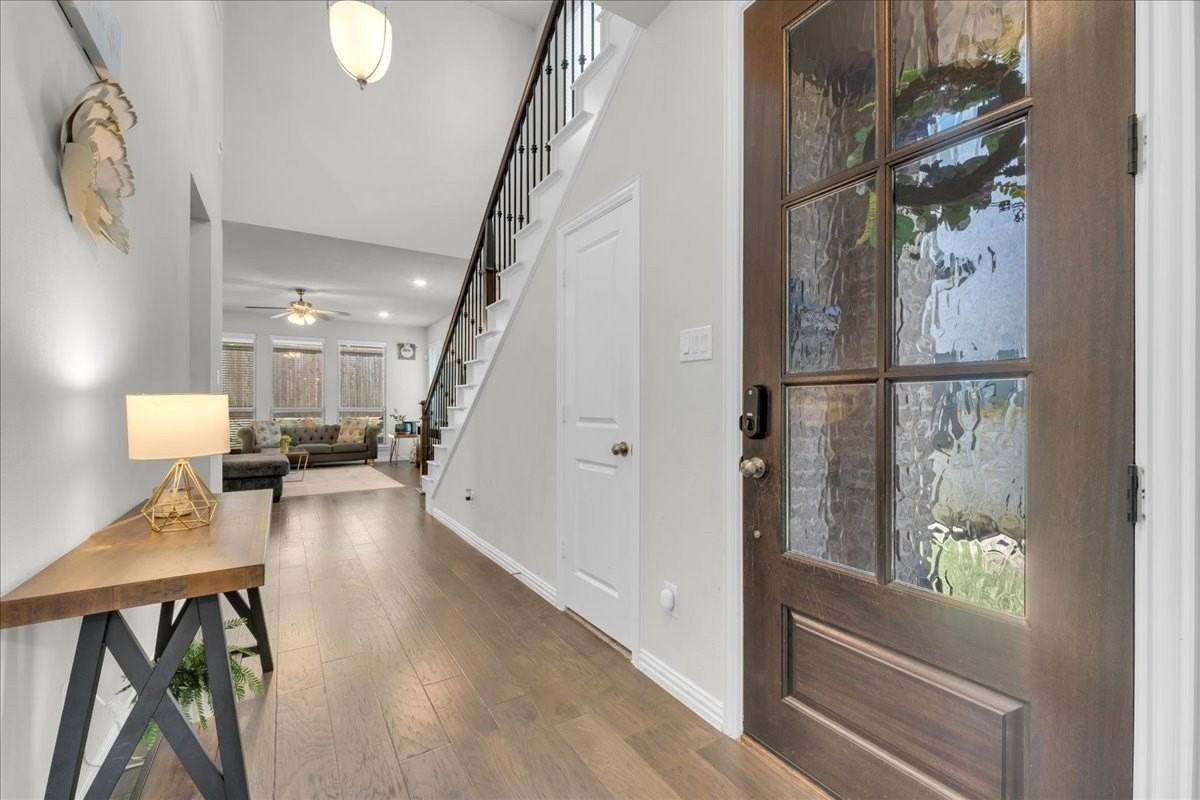3905 Saint Ives Ln - Photo 4 of 32