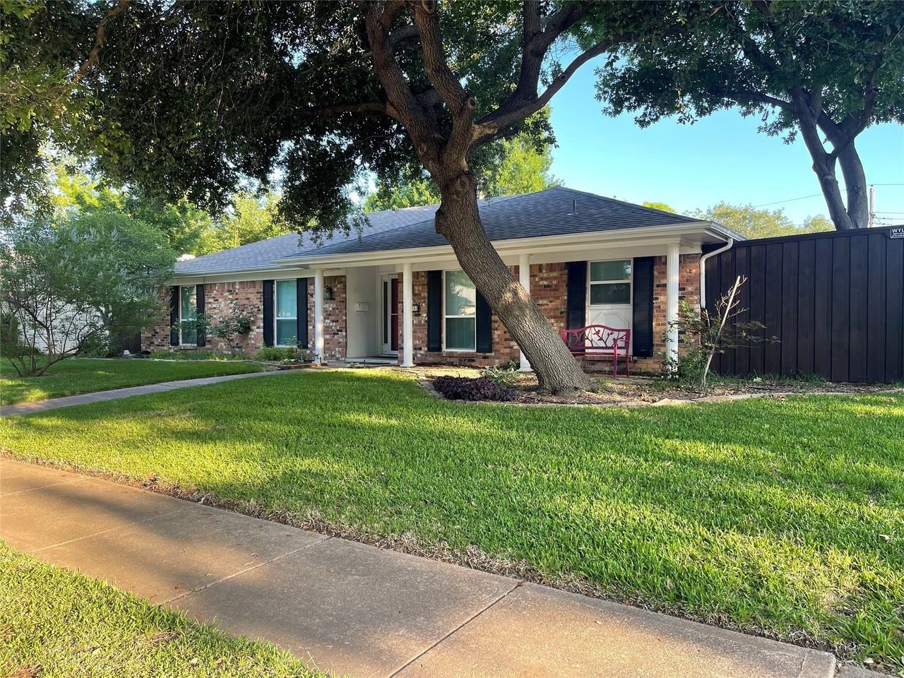7814 La Manga Dr