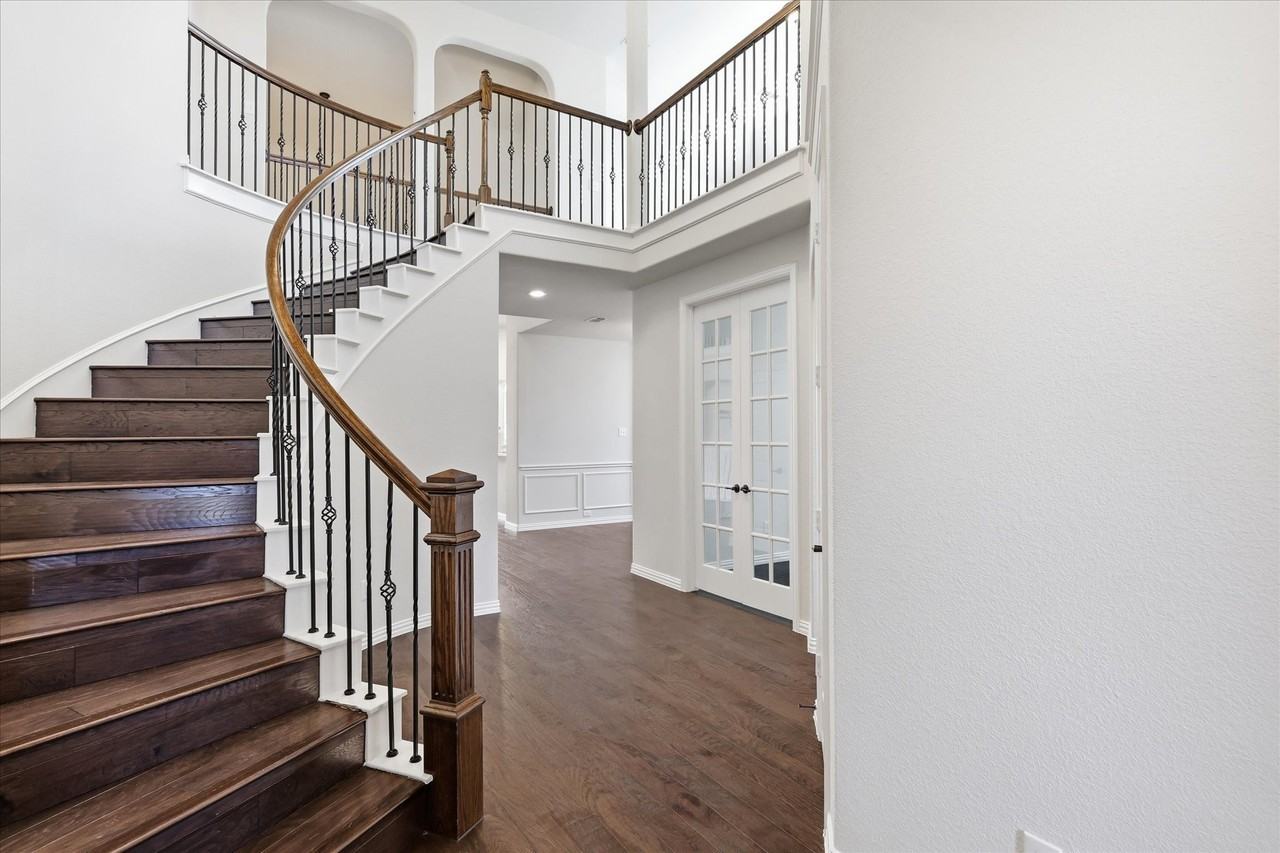 783 Philmont Rd - Photo 2 of 27