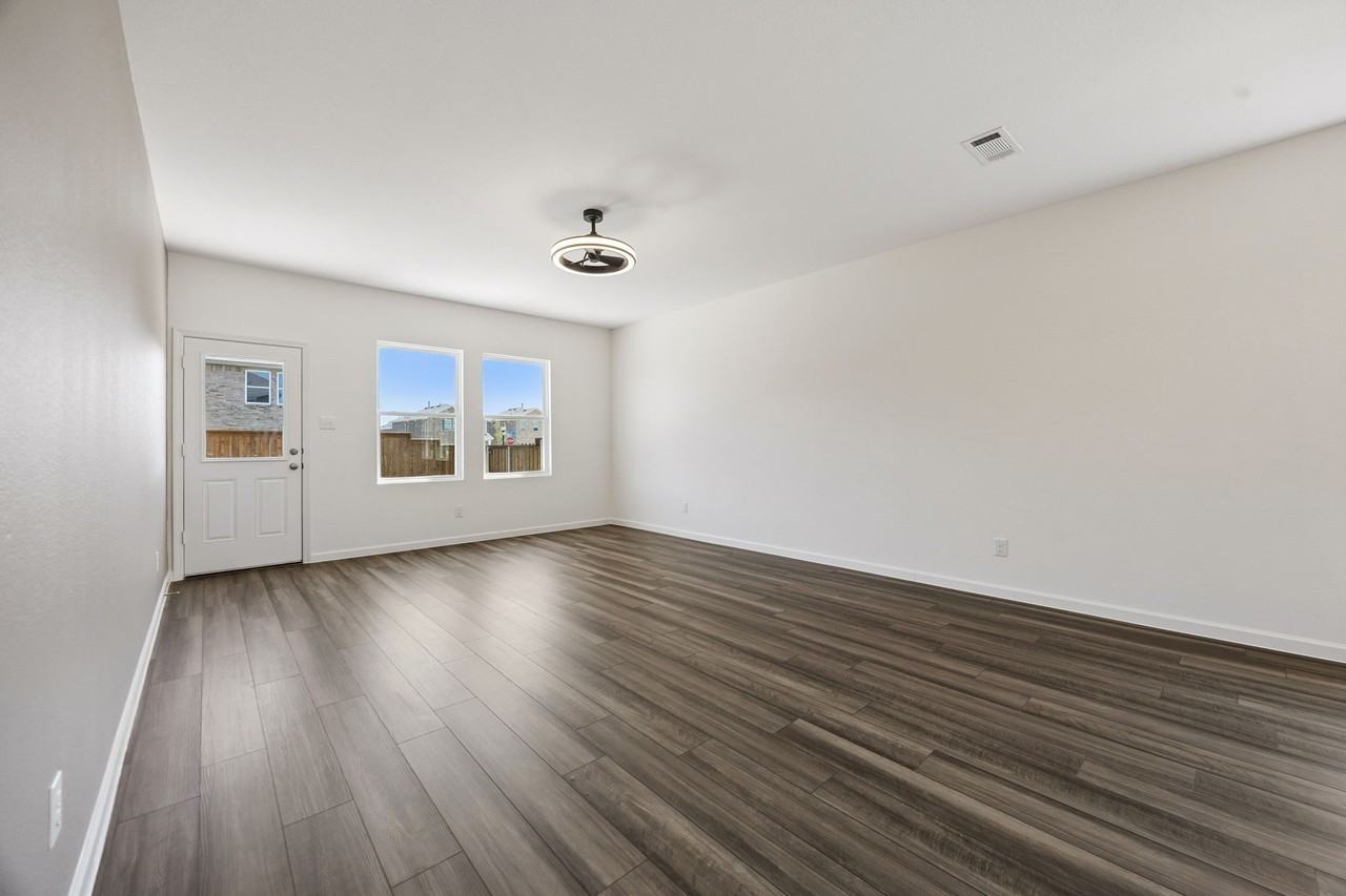 14200 Donahue St - Photo 2 of 27