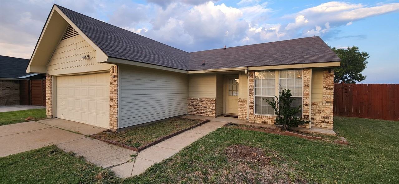 200 Seagull Ct - Photo 2 of 18