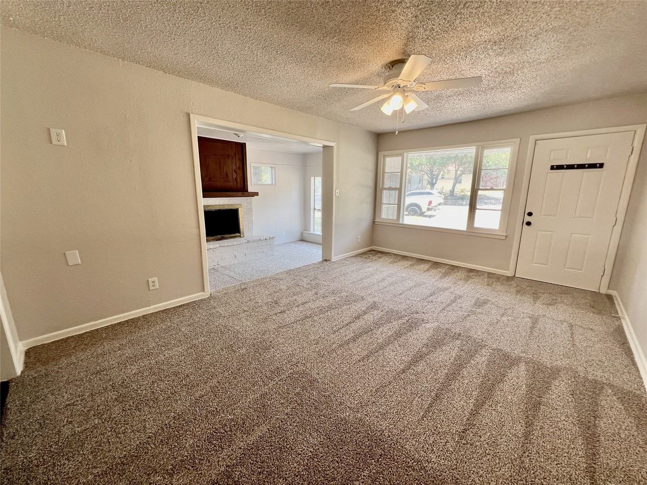 213 Wanda Way - Photo 4 of 29
