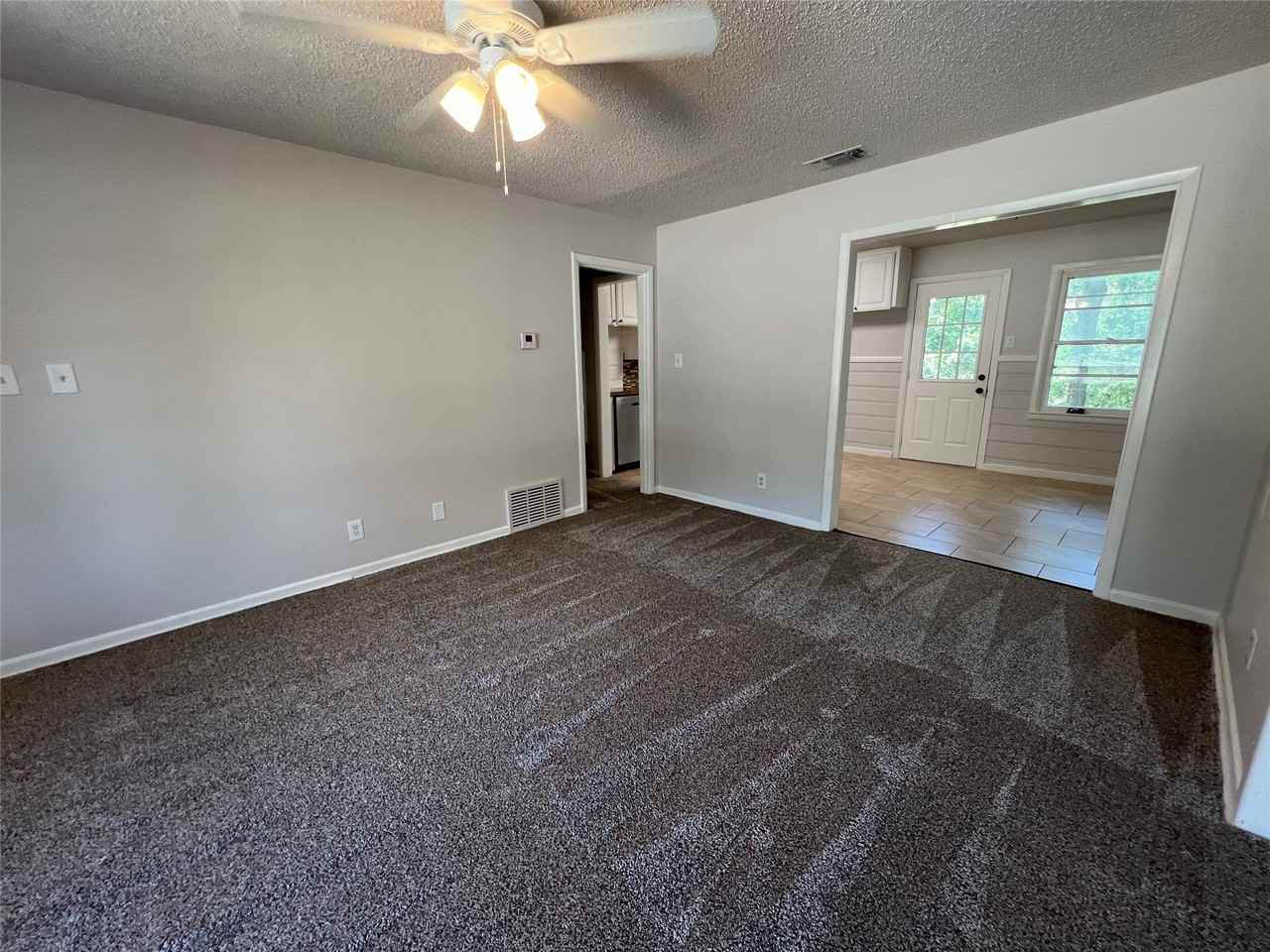 213 Wanda Way - Photo 6 of 29