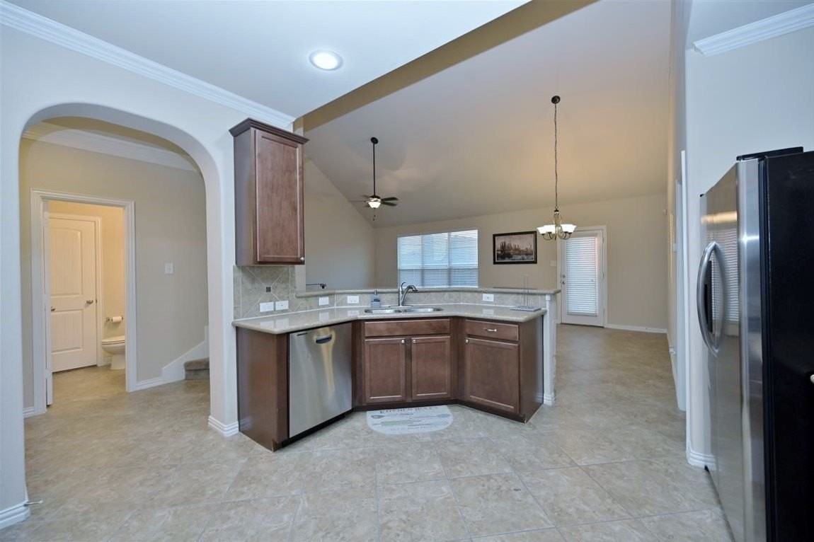 4212 Bridgestone Dr - Photo 7 of 38