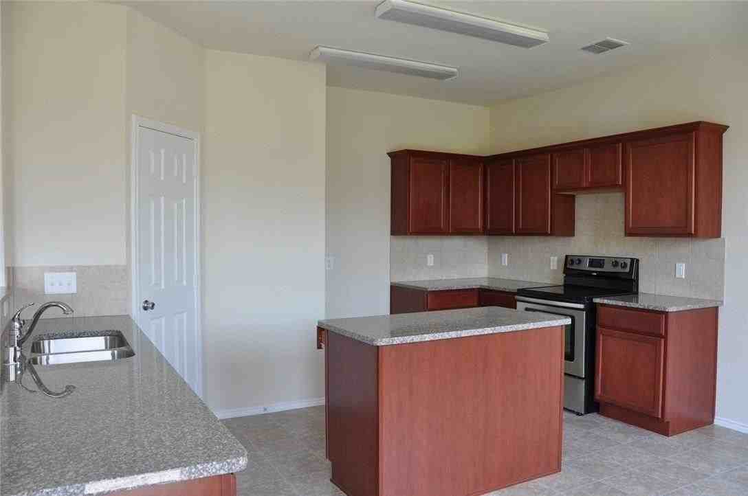 424 Cypress Hill Dr - Photo 3 of 16