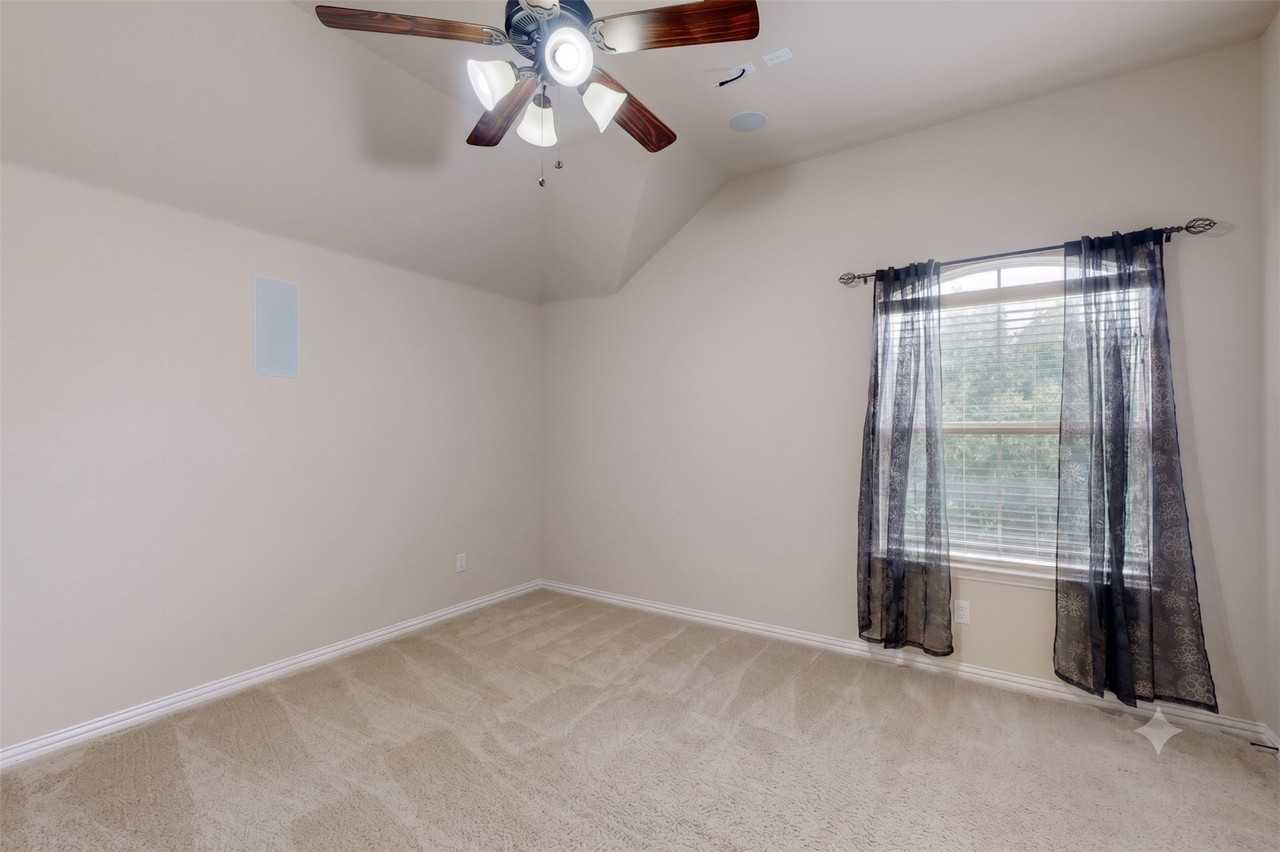3563 Caruth Ln - Photo 4 of 40