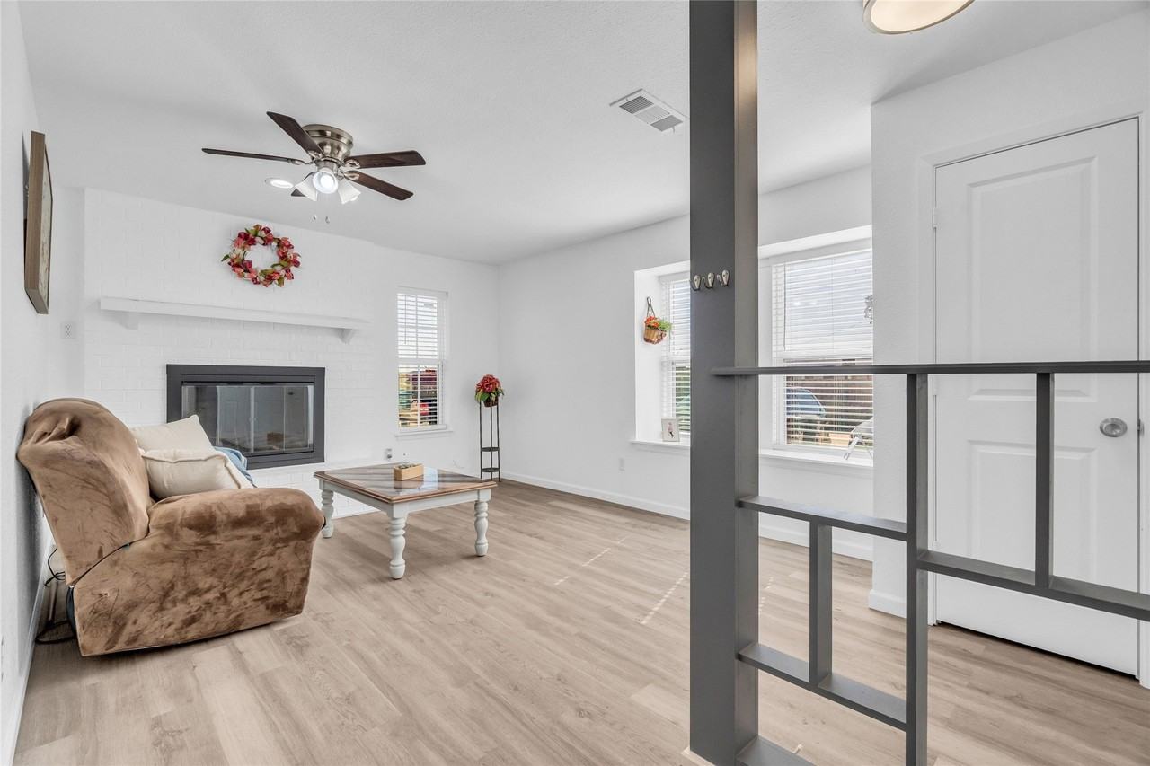 1319 Parkway Ct - Photo 6 of 40