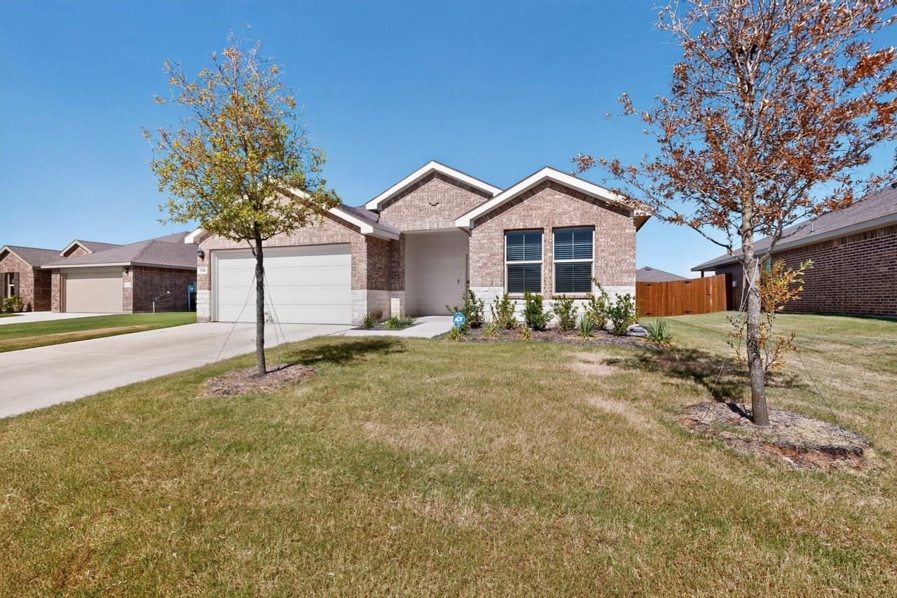 332 Pecos Dr - Photo 2 of 37
