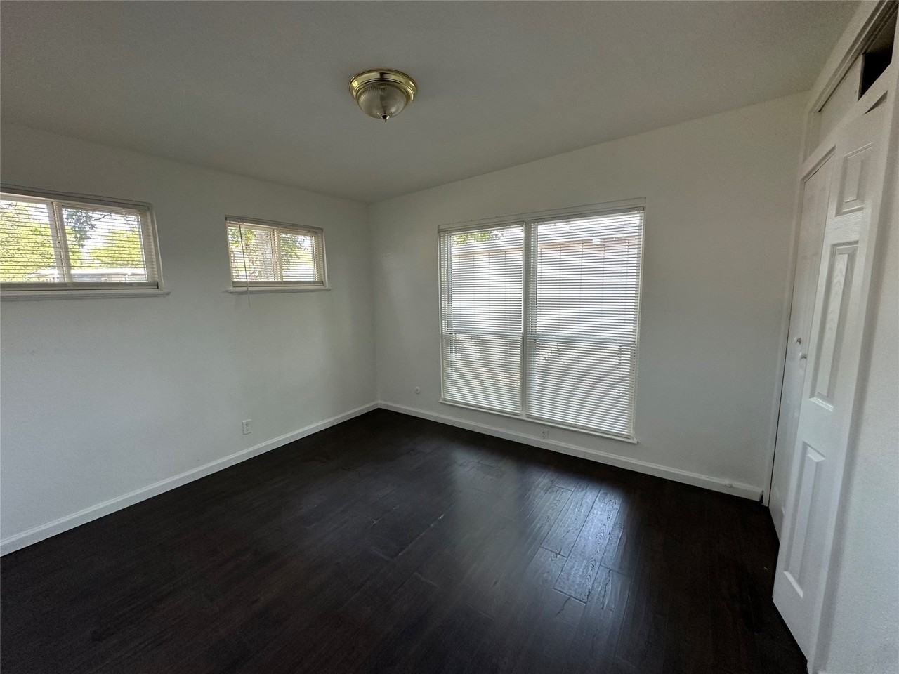 4612 Emerson St - Photo 6 of 12