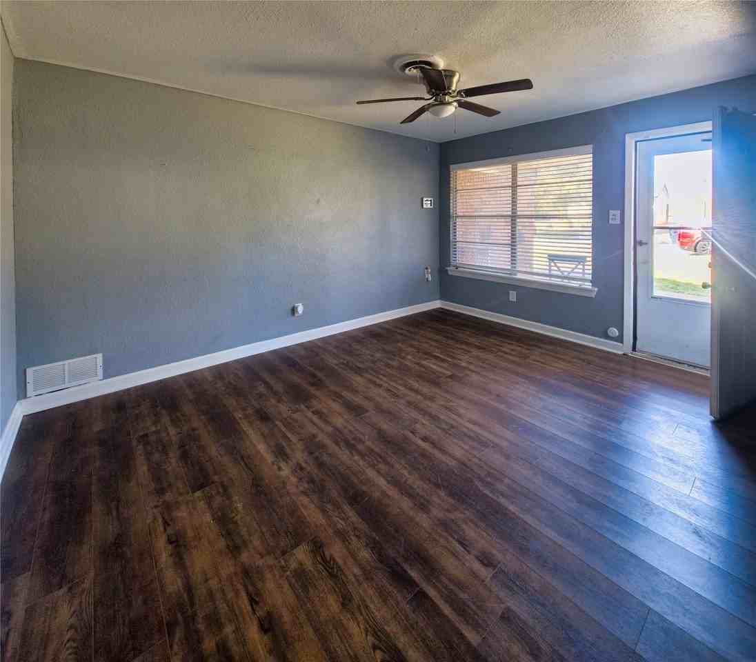 5508 Patton Dr - Photo 3 of 17