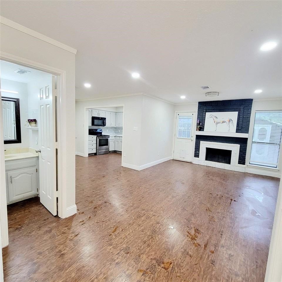 230 Mccarley Pl - Photo 4 of 24