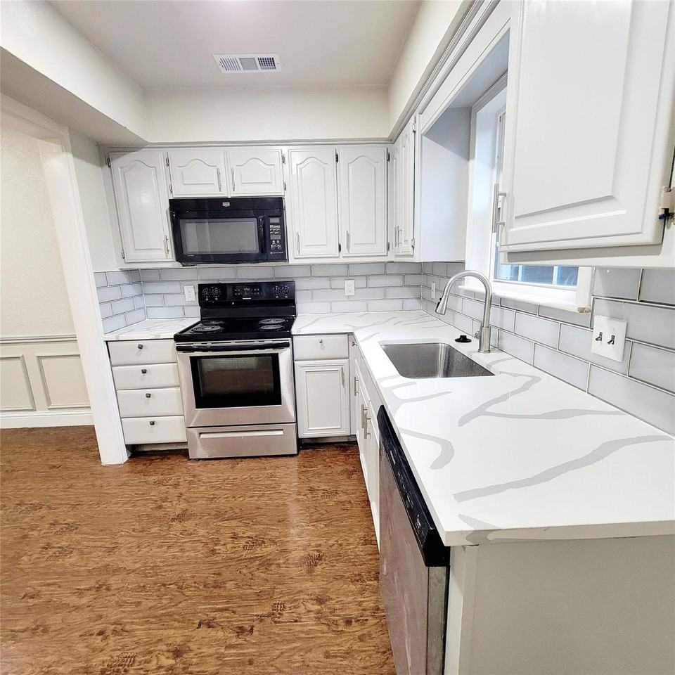 230 Mccarley Pl - Photo 6 of 24