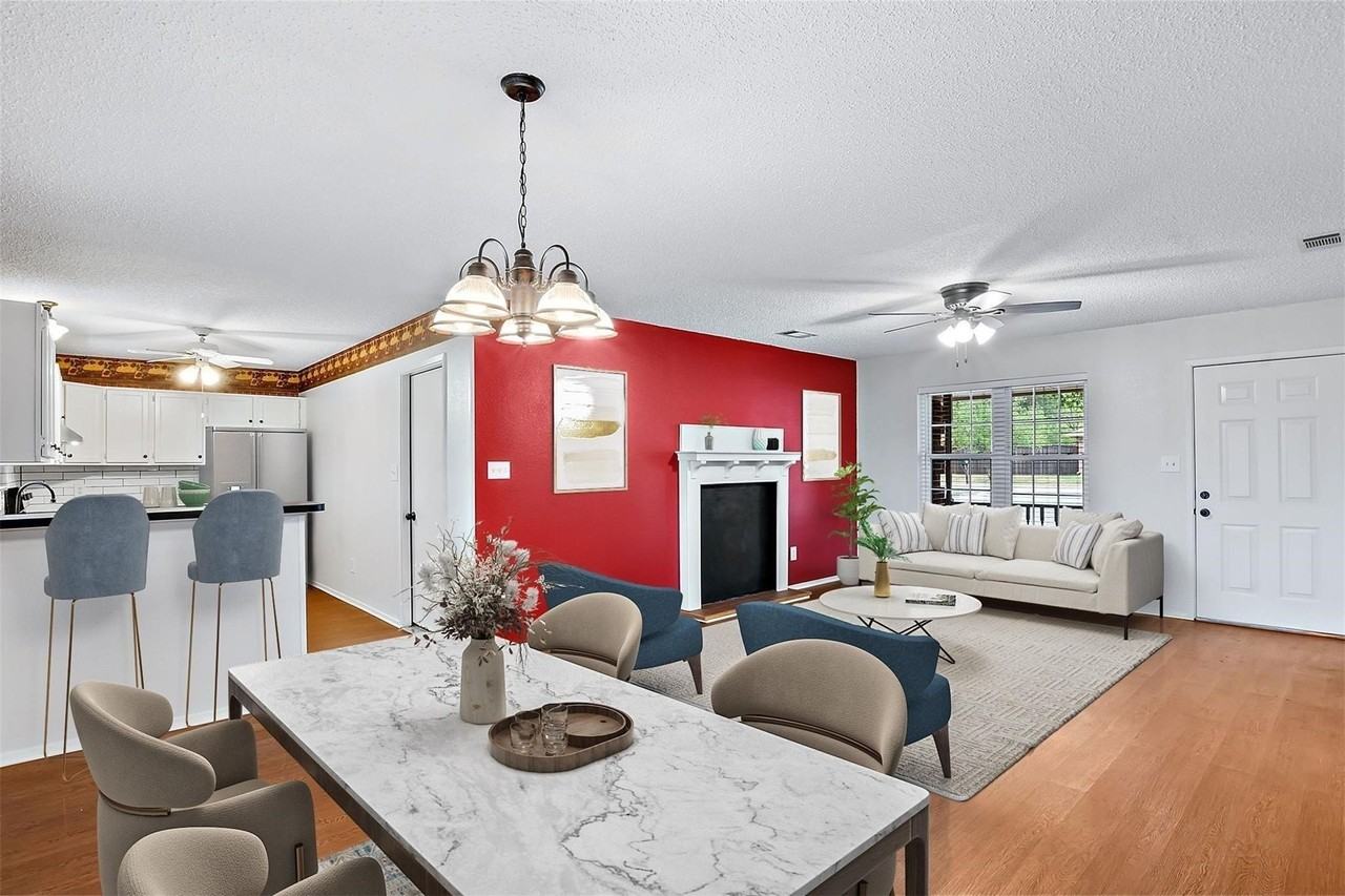 525 Baldwin St - Photo 4 of 19