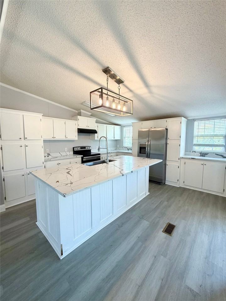 5698 County Road 2752 - Photo 5 of 24