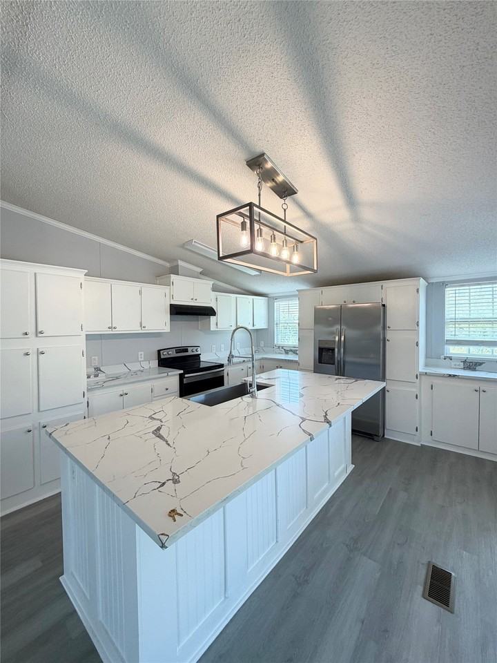 5698 County Road 2752 - Photo 6 of 24