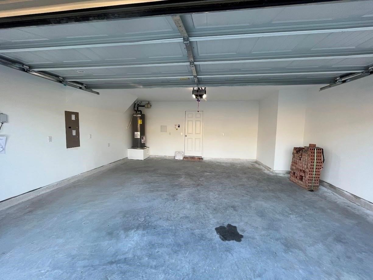 818 Poppy Cove Ln - Photo 3 of 21