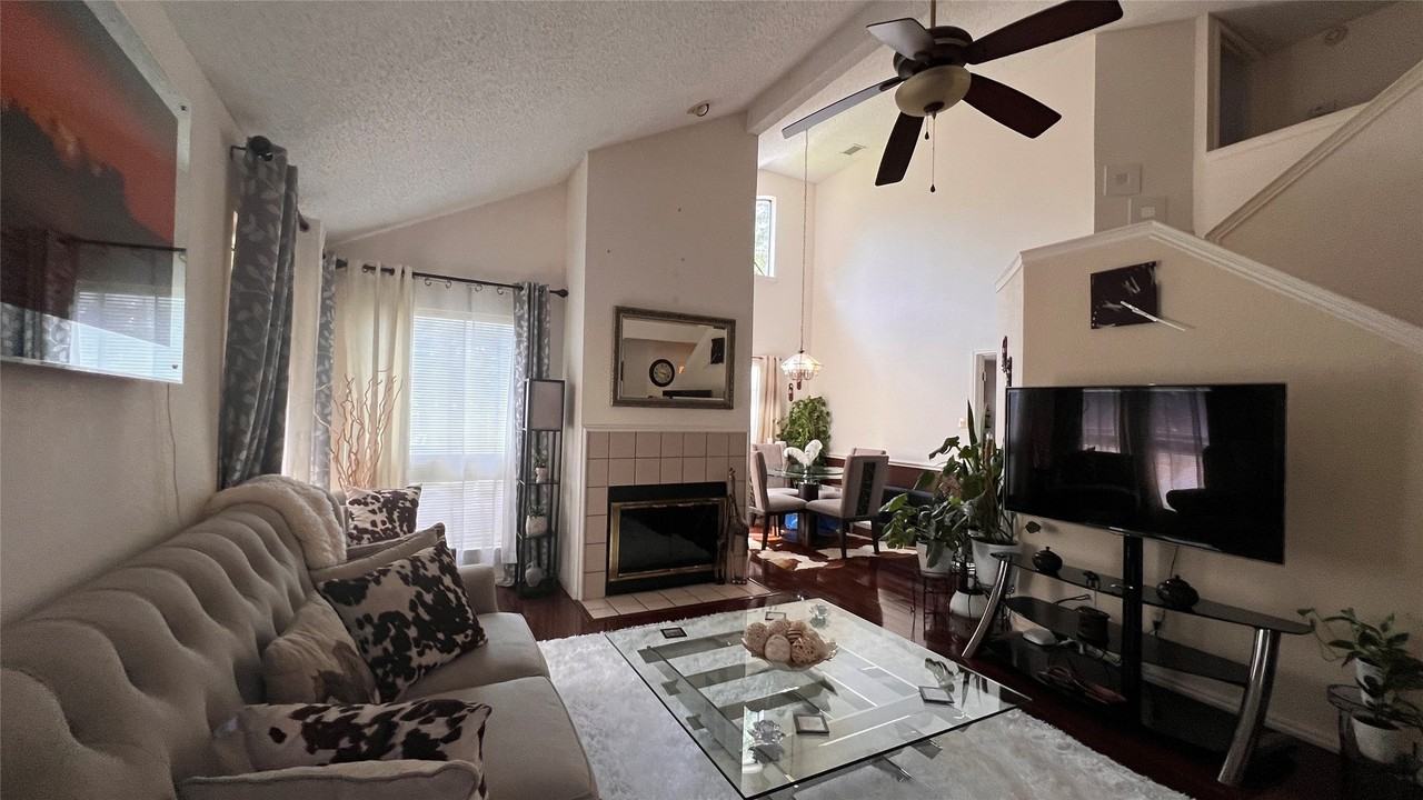 3824 Dalston Ln - Photo 5 of 12
