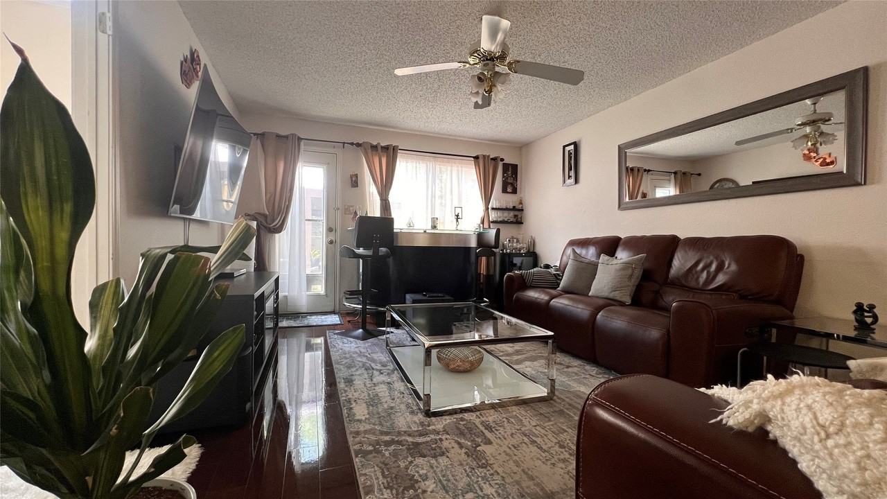 3824 Dalston Ln - Photo 6 of 12