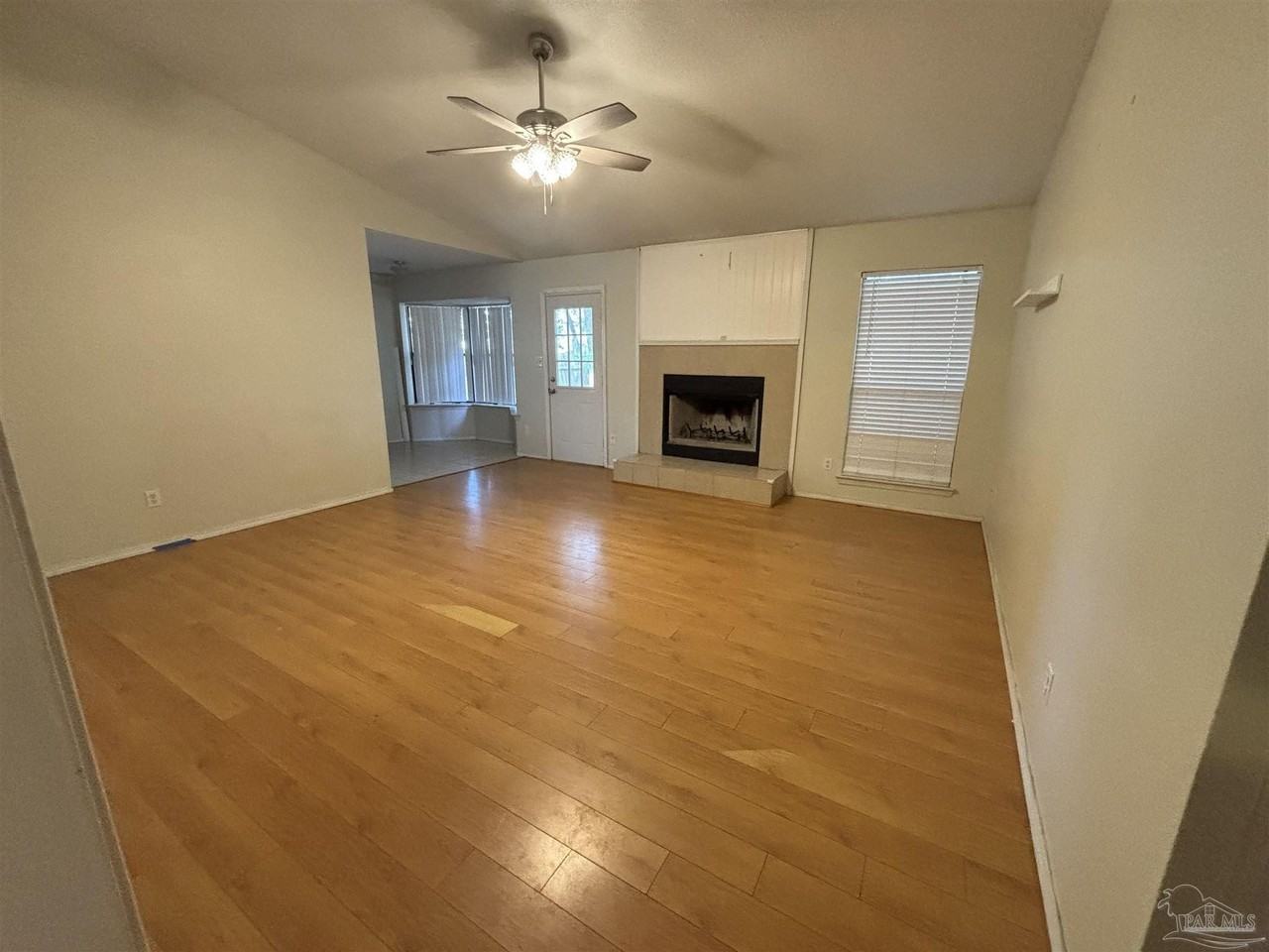 7462 Northpointe Blvd - Photo 3 of 9
