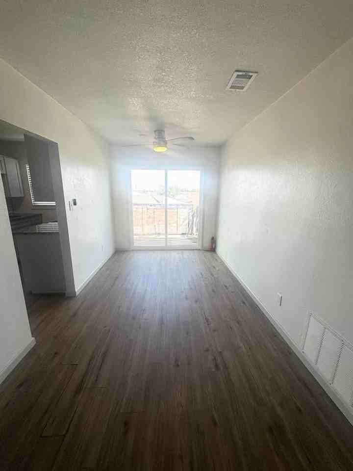 4707 Shadylane Dr - Photo 2 of 9