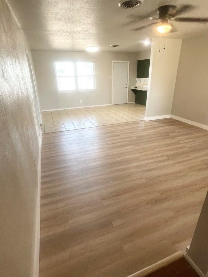 4805 Storey Ave - Photo 2 of 10
