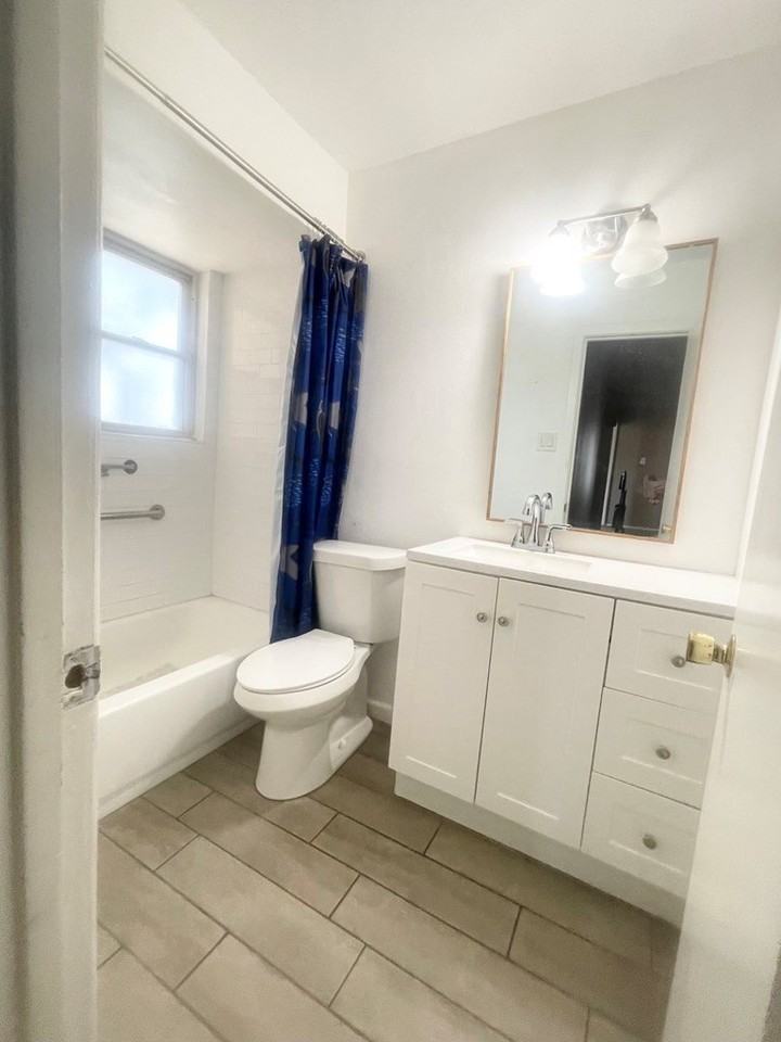 4805 Storey Ave - Photo 6 of 10