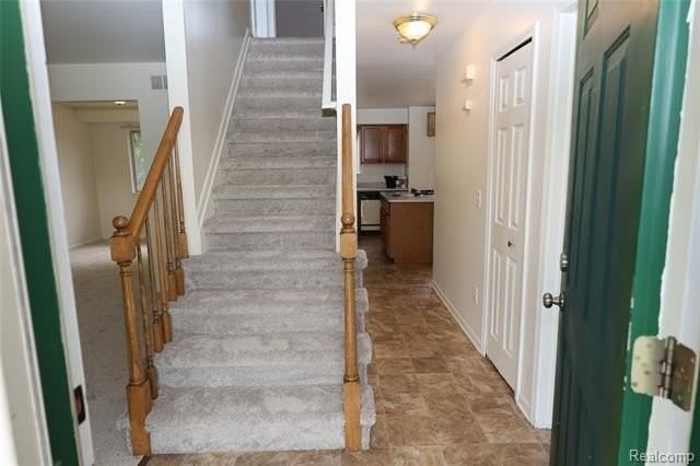 3361 Milcroft Ct - Photo 3 of 46