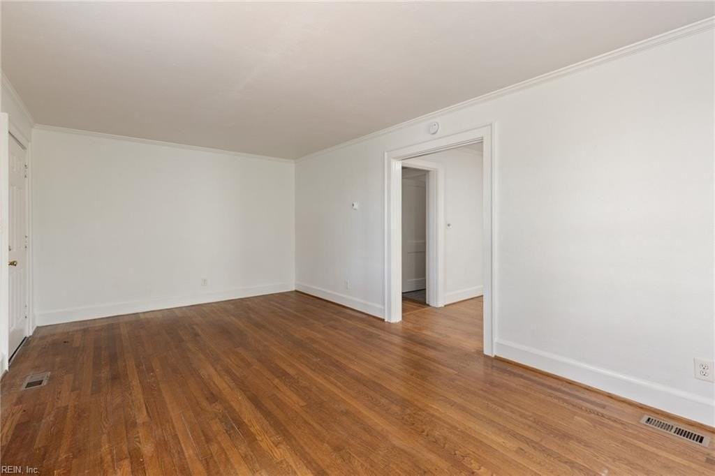 317 35th St - Photo 6 of 19