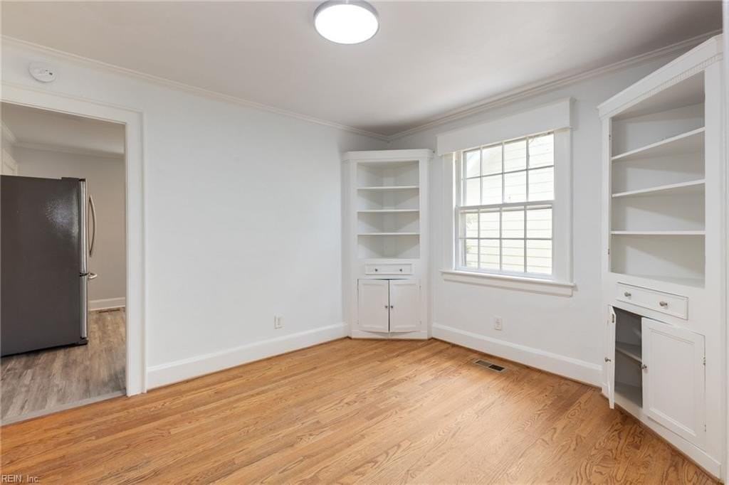 317 35th St - Photo 7 of 19