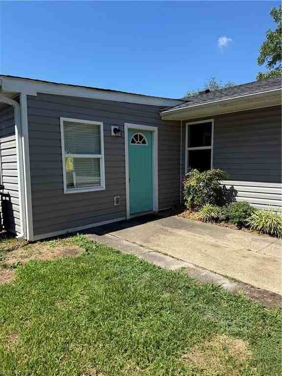 209 York Dr - Photo 2 of 11