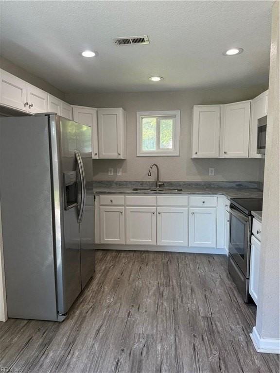 209 York Dr - Photo 4 of 11