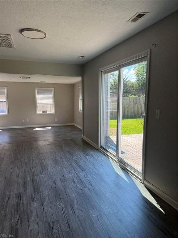 209 York Dr - Photo 5 of 11
