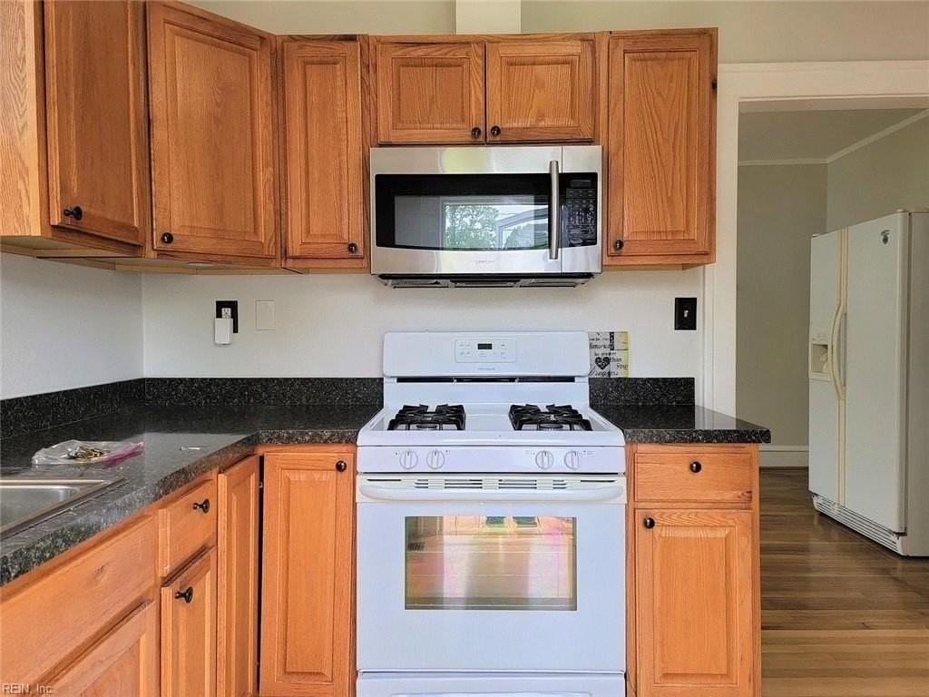 69 Greenbriar Ave - Photo 5 of 18