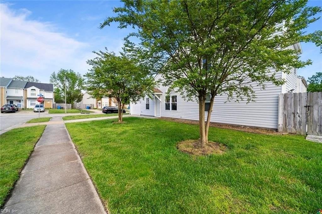 1254 Corkwood Cir - Photo 3 of 26