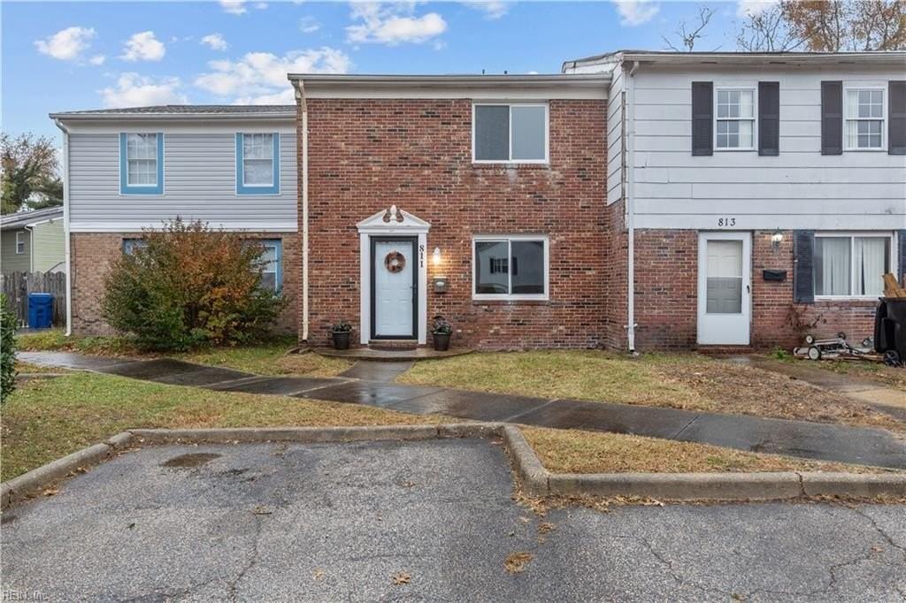 811 S Grosvenor Ct