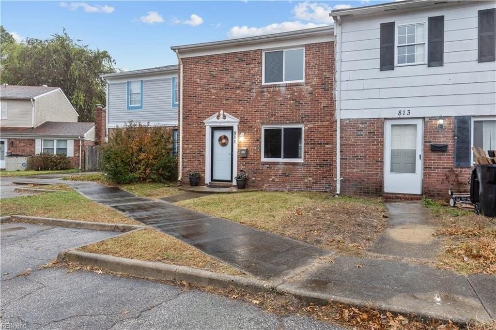 811 S Grosvenor Ct - Photo 3 of 31