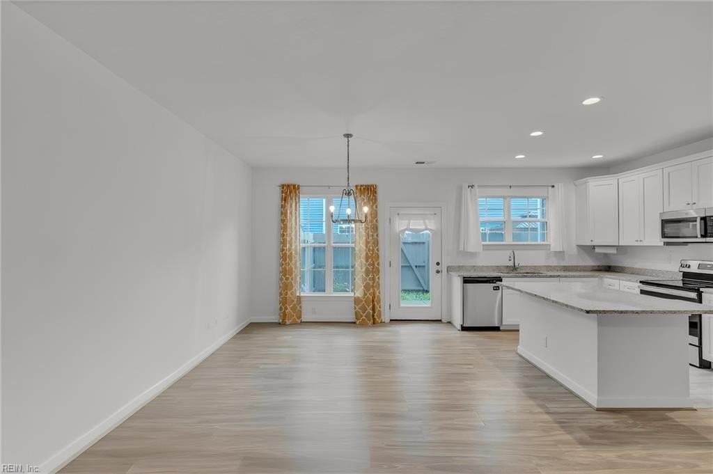 2421 Trafton Pl - Photo 5 of 34