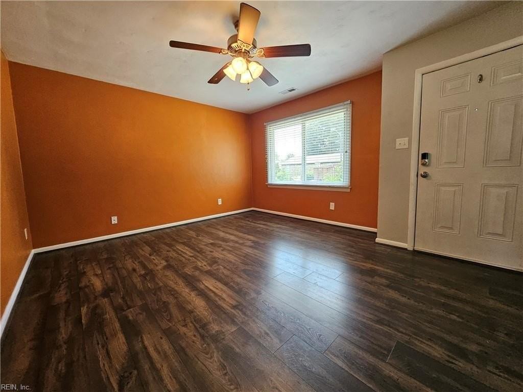 3413 Newport Dr - Photo 4 of 23