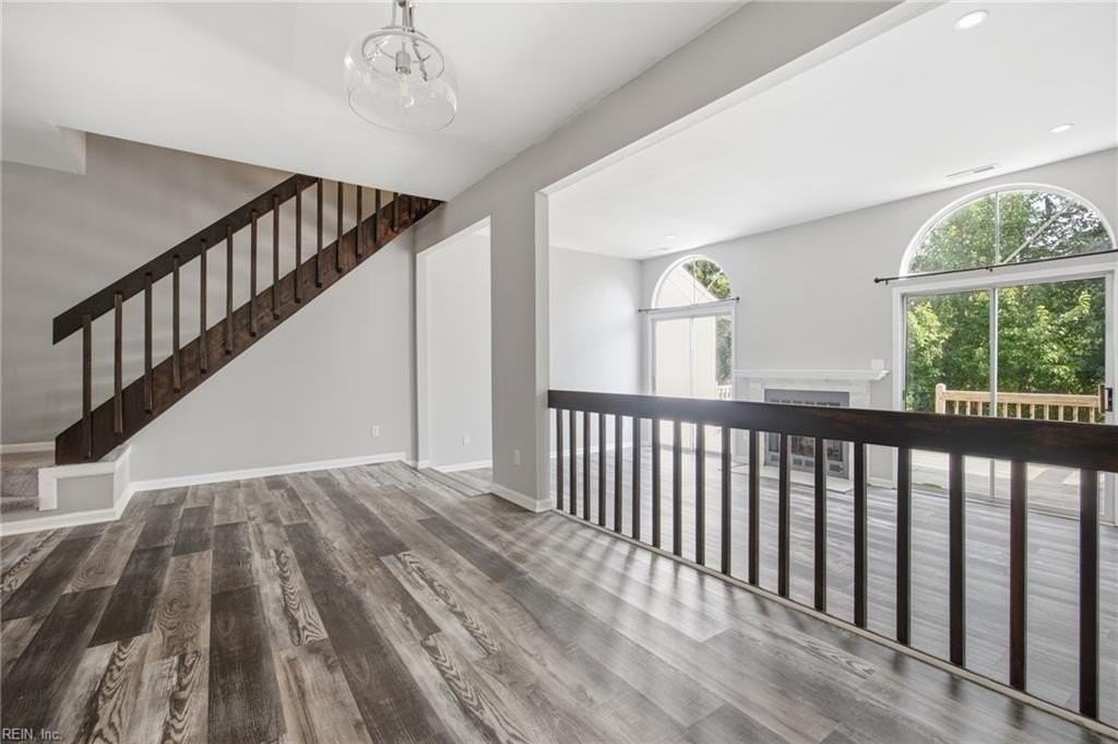 3670 Essex Pond Quay - Photo 4 of 20