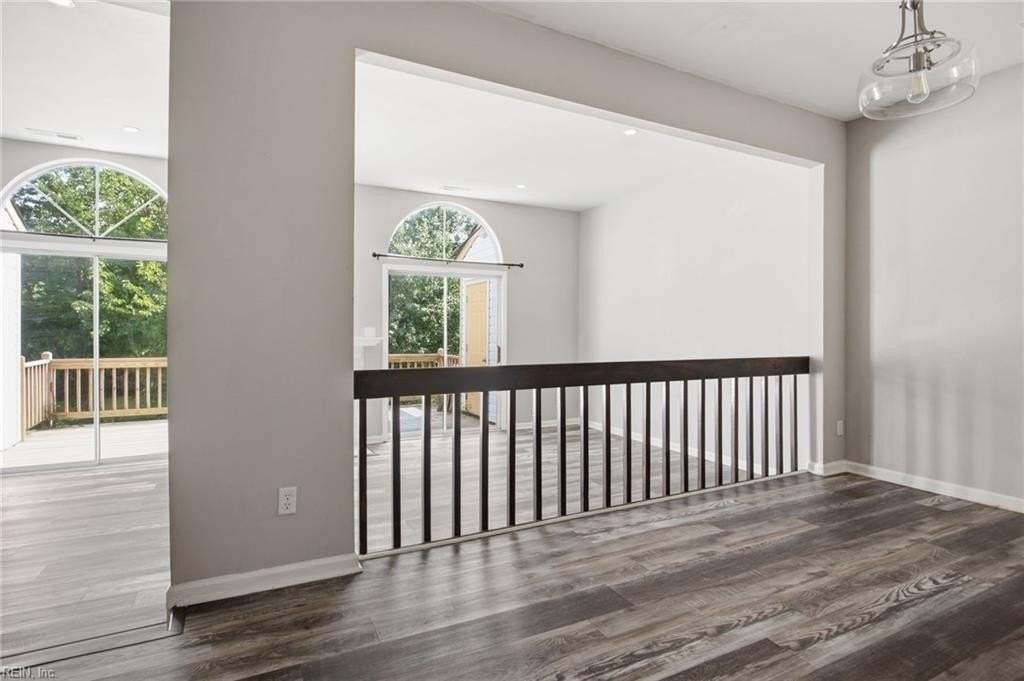 3670 Essex Pond Quay - Photo 5 of 20