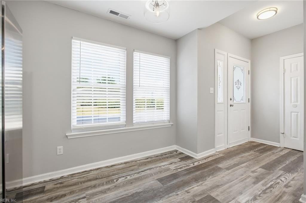 3670 Essex Pond Quay - Photo 7 of 20